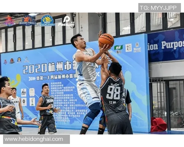 成都与杭州足球队的速度对决赛后分析与战术反思